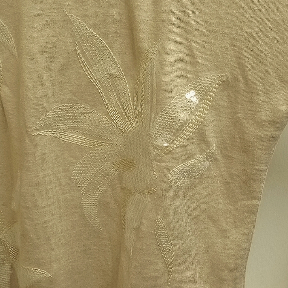 🆕 CHICO'S TAN BEIGE LINEN SHORT SLEEVE WOMEN'S SHIRT WITH FLORAL SEQUIN DESIGNS - Picture 4 of 9